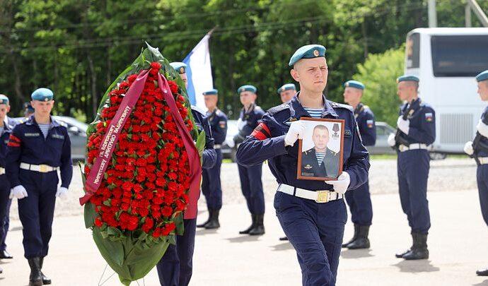 В Туле на воинском кладбище похоронили Дмитрия Миретеева