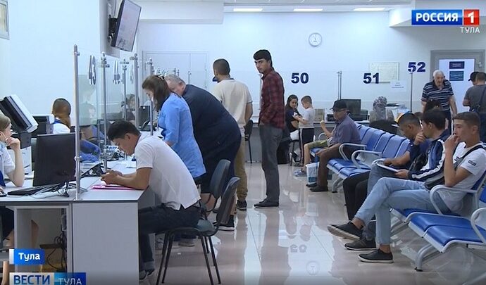 Суд выдворил троих мигрантов из Тульской области