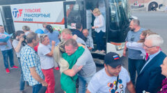 13 тульских медиков вернулись домой из Мариуполя 13 тульских медиков вернулись домой из Мариуполя