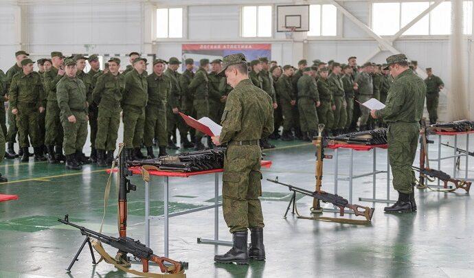 Боевое оружие раздали мобилизованным тулякам