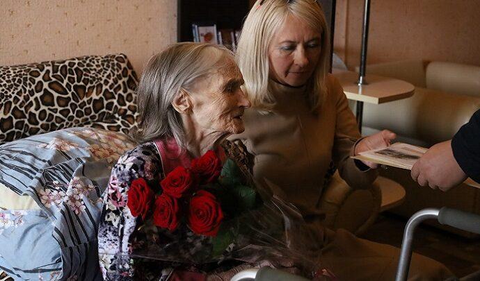 Жительница Новомосковска Анна Мирохина отметила 100-летие