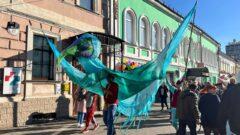 В Туле стартовал фестиваль уличных театров "Театральный дворик"