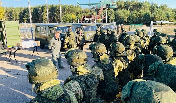 Алексей Дюмин привёз тульским бойцам в Рязань автомобили и снаряжение