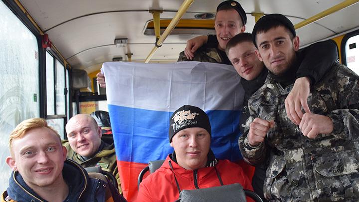 Частичная мобилизация продолжается: в Узловой еще одна группа призывников отправилась в учебку