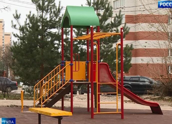 Две новые детские площадки установили в Туле