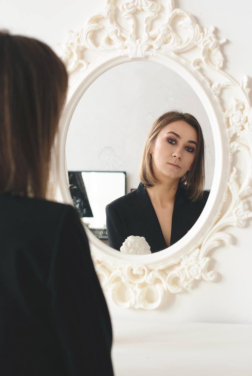 Этот оттенок должен быть в гардеробе каждой модницы: стилист рассказала про тренды сезона