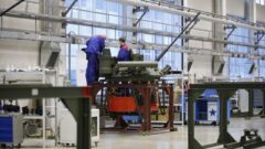 В Туле Президенту Путину показали противотанковые управляемые ракеты "Корнет" В Туле Президенту Путину показали противотанковые управляемые ракеты "Корнет"