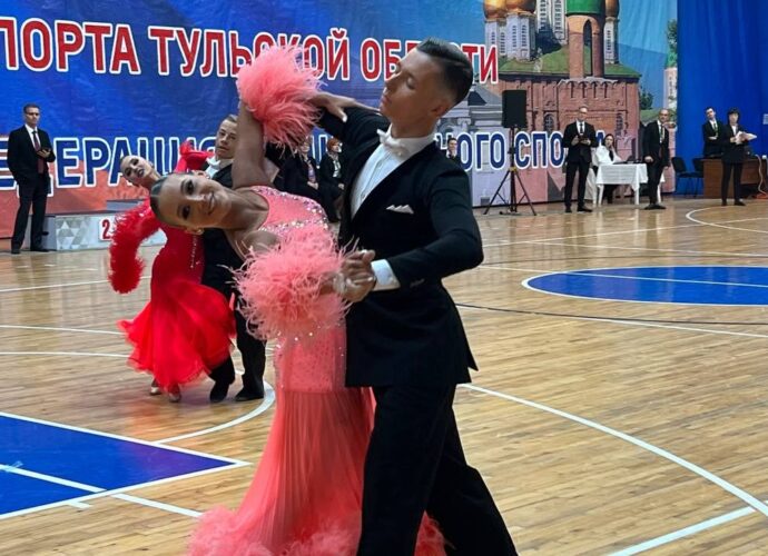 В Туле прошли чемпионат и первенство области по спортивным танцам В Туле прошли чемпионат и первенство области по спортивным танцам