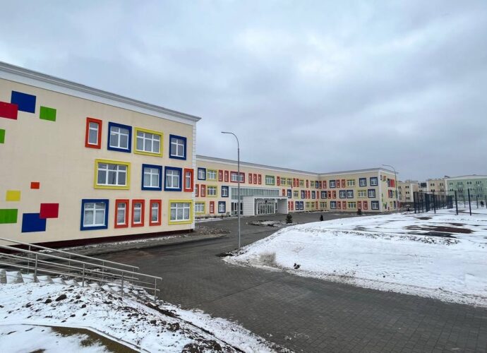 Школа в микрорайоне Северная Мыза готова к работе. Фоторепортаж