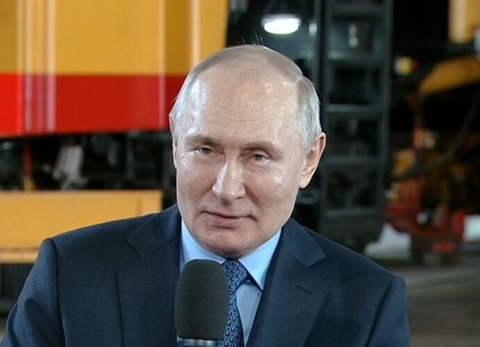 Владимир Путин в Туле поговорил с рабочими о росте тарифов ЖКХ и безработице
