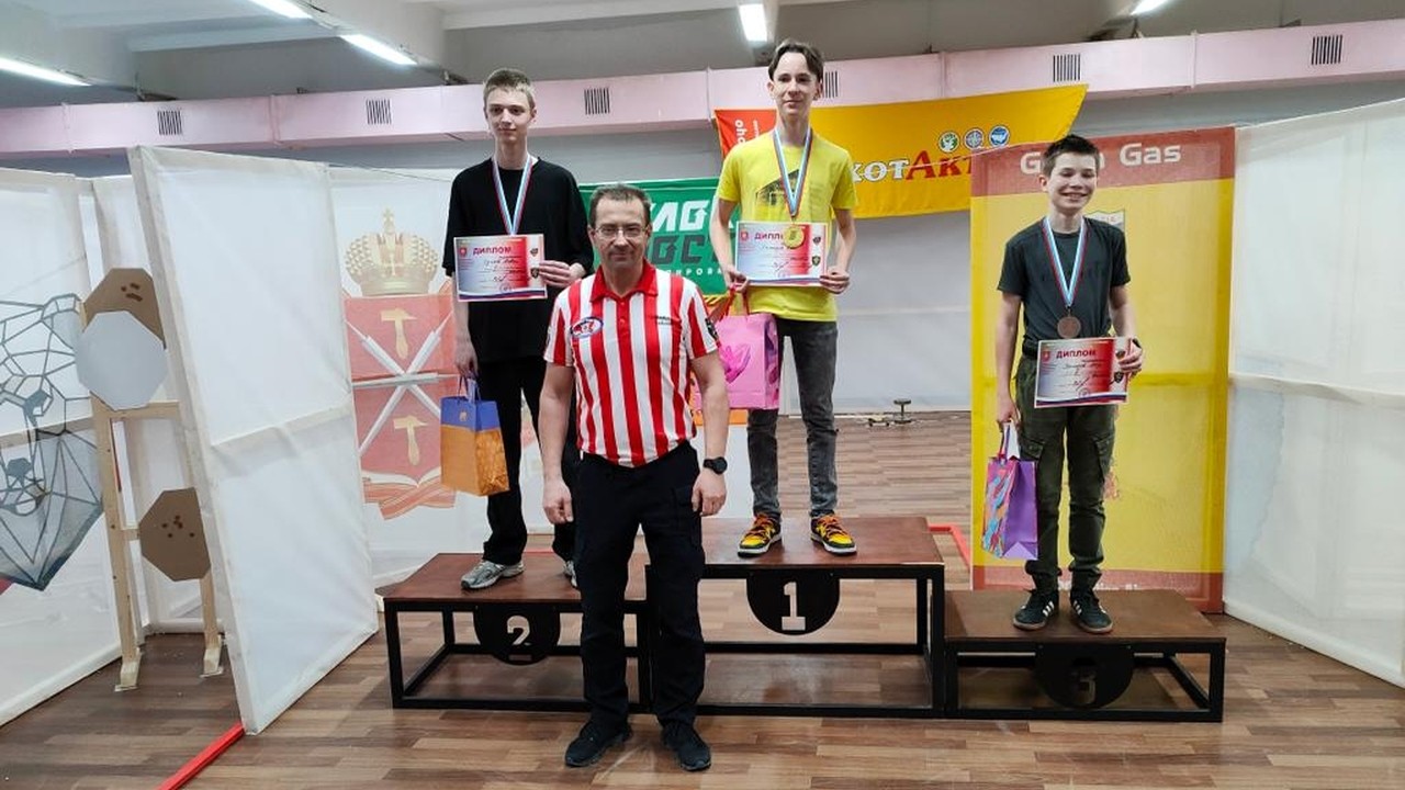 В Туле выявили самых метких в стрельбе из пневматического пистолета