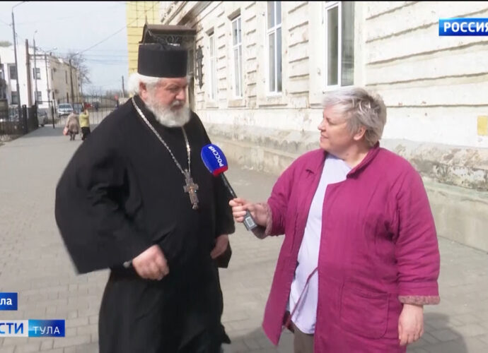 Священник-кузнец возвращает храму былое величие