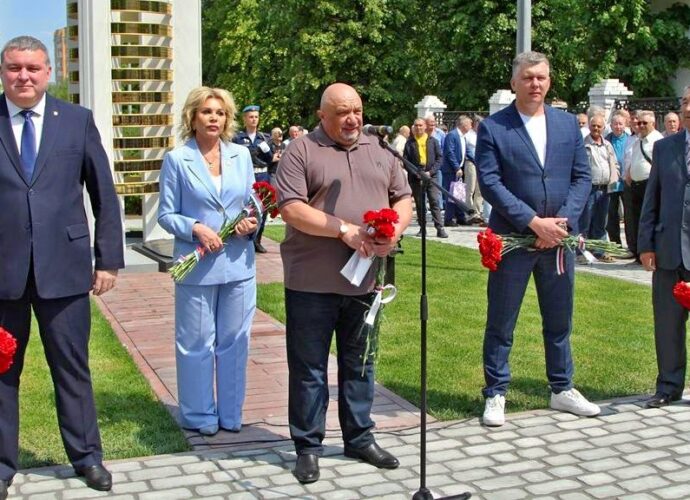 Гендиректор «Спартака» в Туле открыл памятную стелу 150-летия артучилища