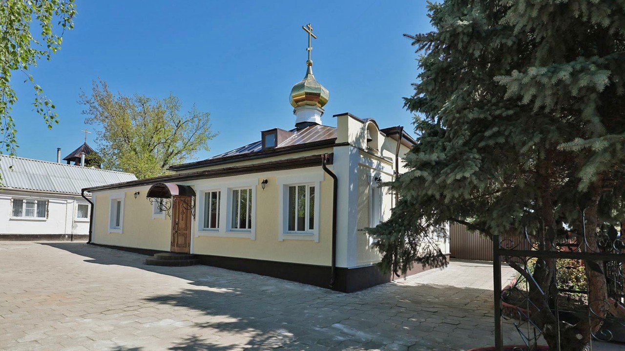 Туляки приняли участие в молебне в восстановленном мариупольском храме