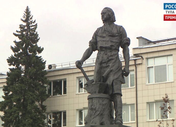 111 лет назад в Туле установили памятник Петру I