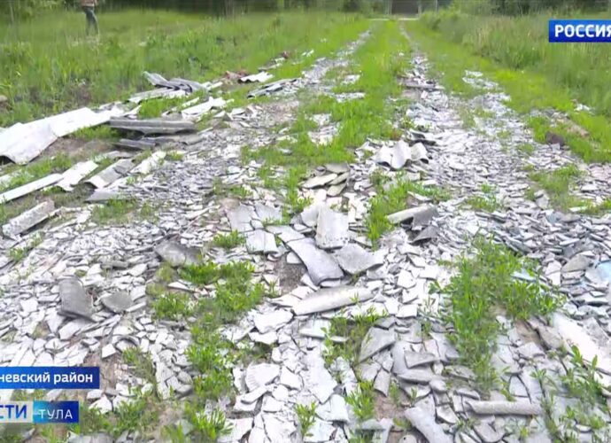 Грузовики лишили нормальной дороги жителей деревни Даниловское