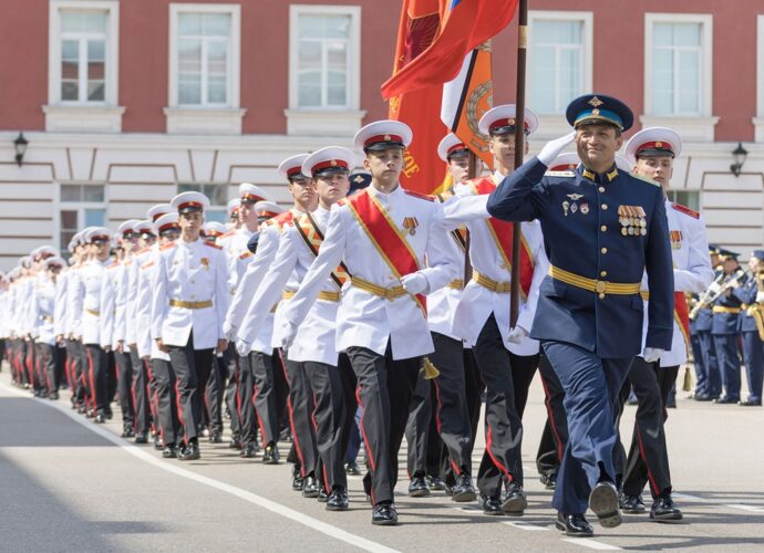 Из Тульского суворовского военного училища выпустились 60 парней