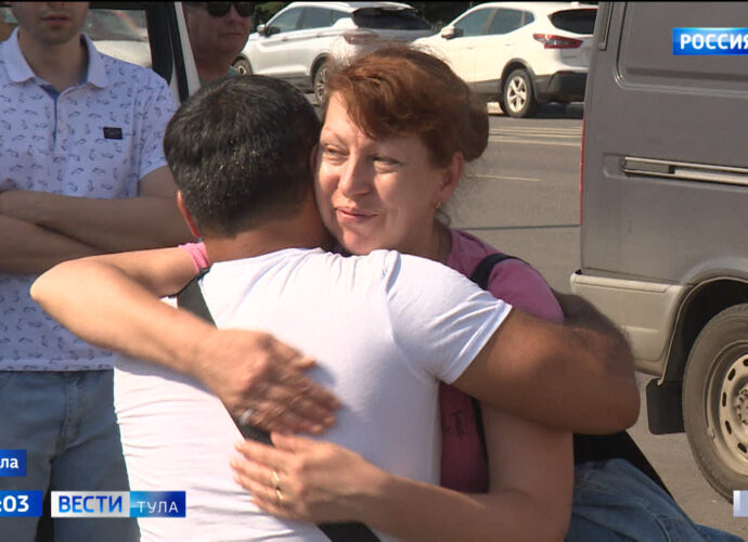 Тульские врачи осмотрят детей из Мариуполя перед школой