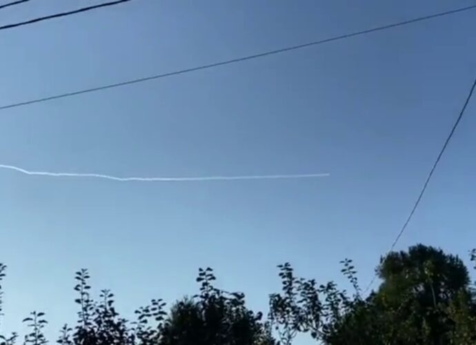 Эксперты объяснили причину хлопков и следов в небе над Тульской областью