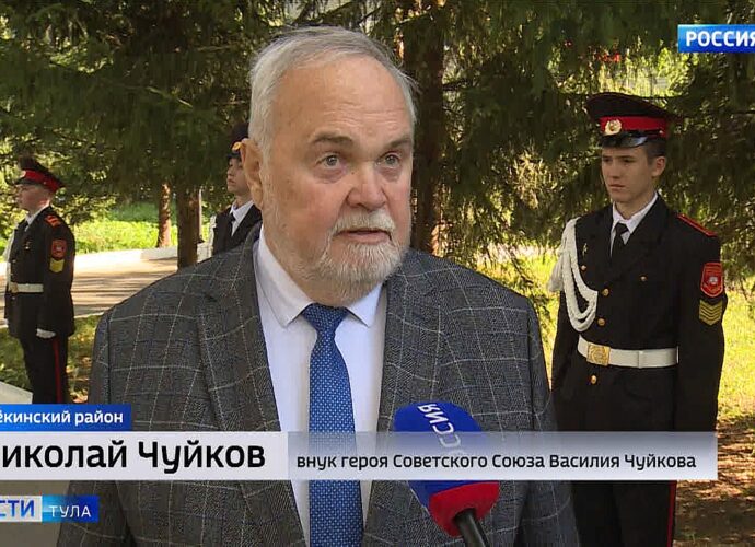 Первомайских кадетов навестил внук маршала Василия Чуйкова