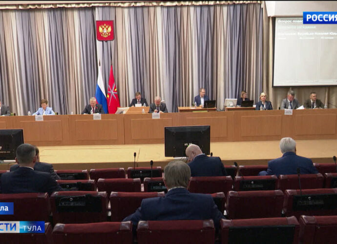 10 новых законов приняли депутаты облдумы на первом заседании осенней сессии