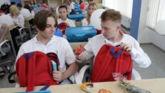 Восстановленная туляками школа в Мариуполе открыла двери в День знаний Восстановленная туляками школа в Мариуполе открыла двери в День знаний