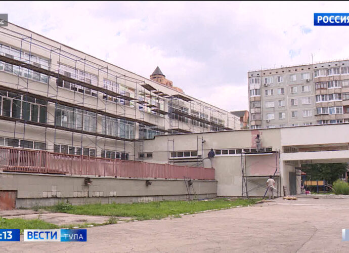 Сюжет "Вестей" с крыши отремонтированного по "Народному бюджету" дома