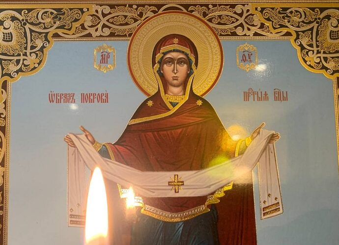 Сегодня православные христиане празднуют день Покрова Божией Матери.
