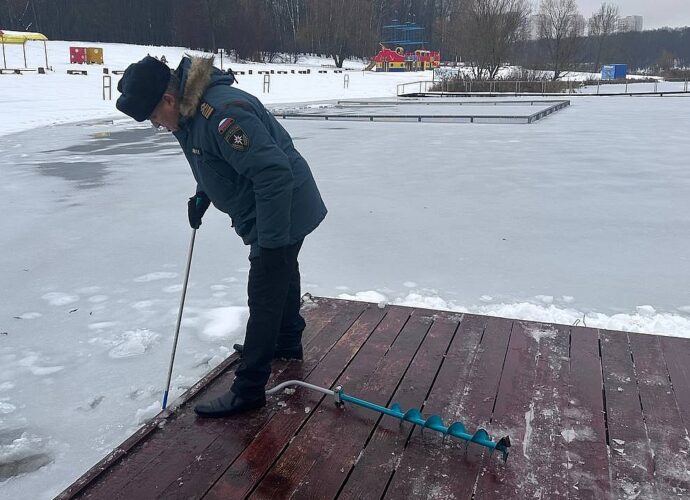 В Туле сотрудники МЧС провели рейд по замёрзшим водоёмам