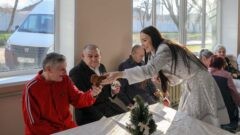 Туляки отправили мариупольцам 1500 новогодних подарков