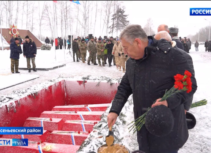 "Вернуть их с войны": в Арсеньево прошло массовое захоронение бойцов