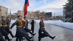 В Туле к Вечному огню возложили цветы В Туле к Вечному огню возложили цветы
