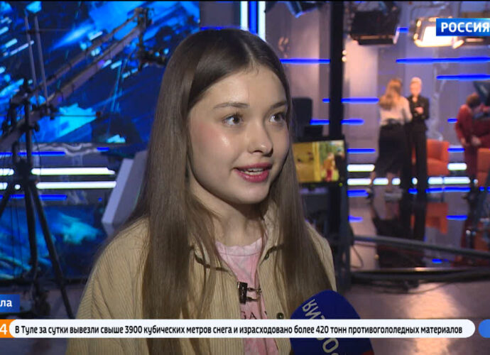 "Мы и не думали, что эфир занимает столько времени": в редакции Вестей прошла экскурсия