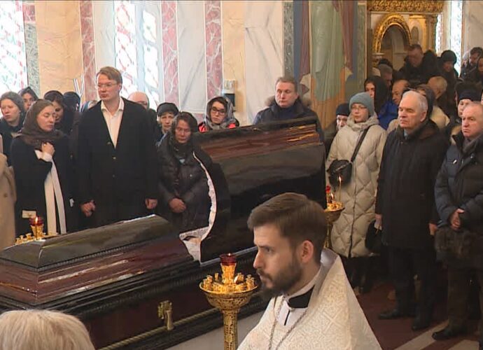 Храм не смог вместить всех пришедших проститься с Михаилом Грязевым