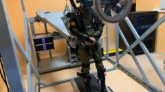 Виртуальные прыжки с парашютом: тульские суворовцы учатся покорять небо