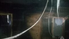 Кимовский пожарный вступил в схватку с огнём, вооружившись лопатой Кимовский пожарный вступил в схватку с огнём, вооружившись лопатой