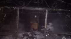 Кимовский пожарный вступил в схватку с огнём, вооружившись лопатой Кимовский пожарный вступил в схватку с огнём, вооружившись лопатой