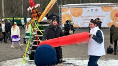 В Туле иностранных участников Всемирного фестиваля молодёжи познакомили с традициями Масленицы