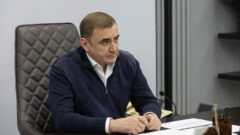 Доступность социального такси обсудили Алексей Дюмин и Татьяна Ларина Доступность социального такси обсудили Алексей Дюмин и Татьяна Ларина