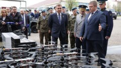 Алексей Дюмин поздравил десантников с 80-летием 106-й дивизии