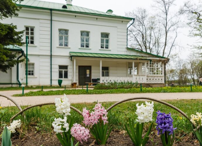 График работы музея «Ясная Поляна» в конце апреля – начале мая