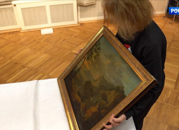 В музей изобразительных искусств прибыли картины из Краснодарского края