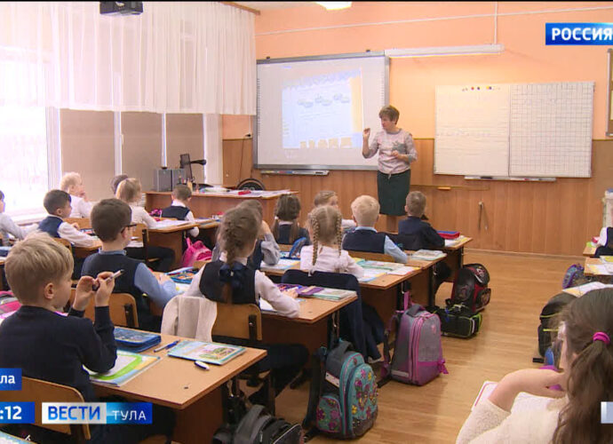 На Госуслугах начали принимать черновики заявлений в первый класс