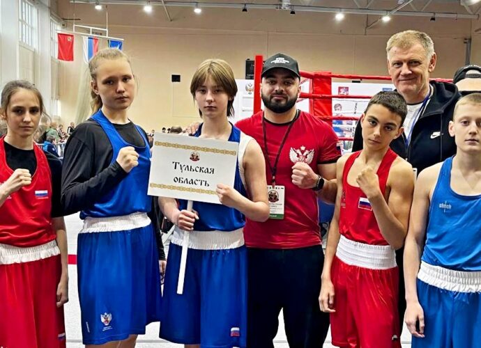 Тульские боксёры выступают на юношеском первенстве России
