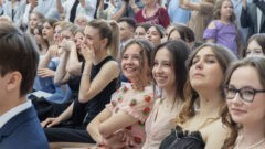 В атриуме кремля прозвенел последний звонок для гимназистов В атриуме кремля прозвенел последний звонок для гимназистов