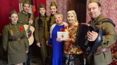 Ветераны из Мариуполя получили подарки от губернатора Дюмина Ветераны из Мариуполя получили подарки от губернатора Дюмина