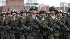 На площади Ленина в Туле состоялся военный парад