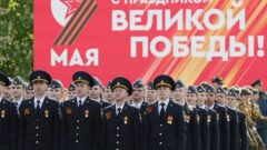 На площади Ленина в Туле состоялся военный парад