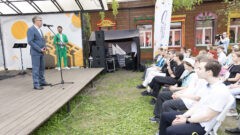 Дмитрий Миляев встретился с первыми выпускниками школы креативных индустрий Дмитрий Миляев встретился с первыми выпускниками школы креативных индустрий