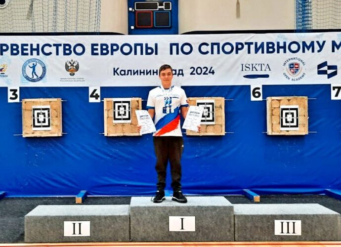 Туляк стал чемпионом Европы по спортивному метанию ножа